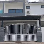 Amza Homestay